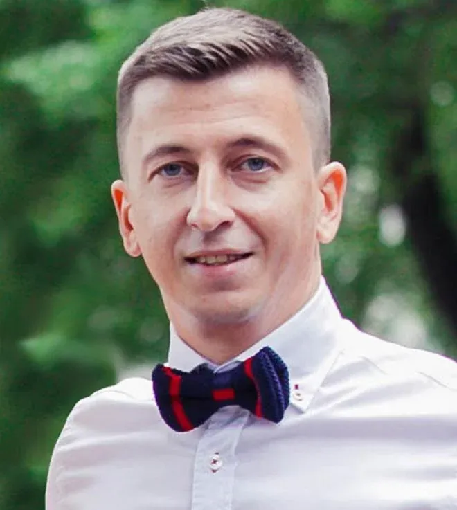 Олег Жаров