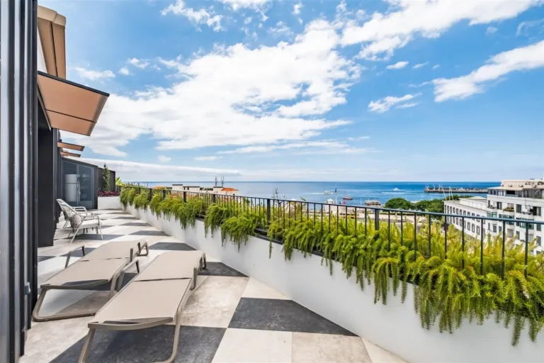 Savoy Residence Insular